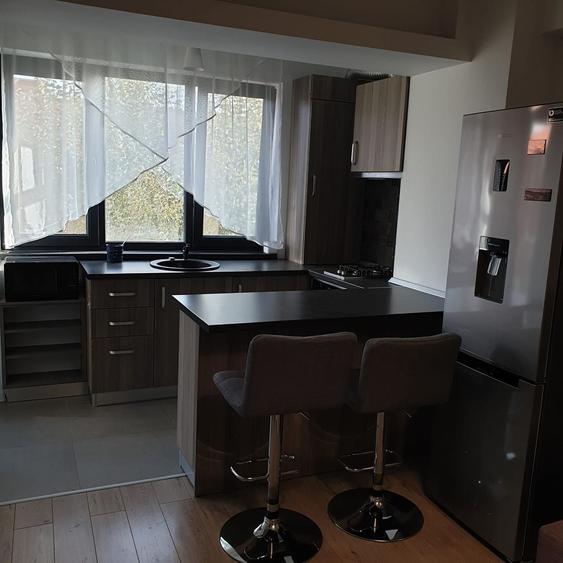 Apartament cu 2 camere decomandat, mobilat în Politehnica