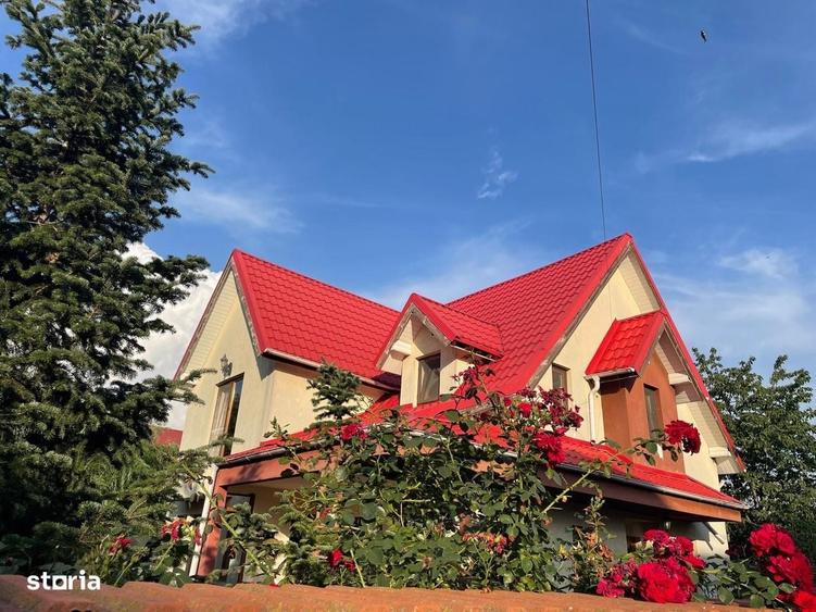 Casă cu 4 camere în Domnești