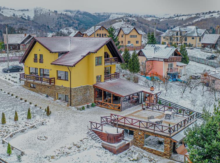 Casă cu 4 camere în Central
