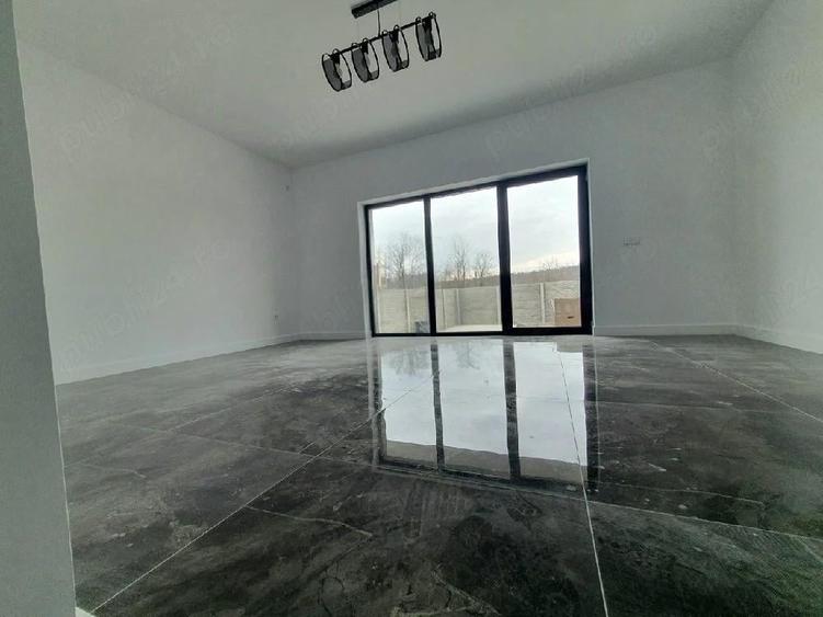 Casă cu Teren 217 Mp în Central