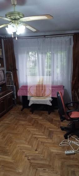 Apartament cu 3 camere decomandat, mobilat în Lipovei