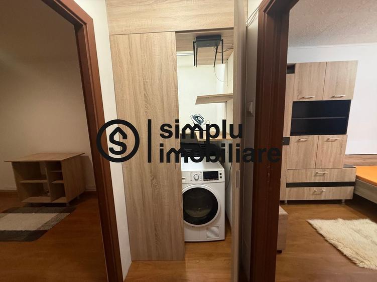 Apartament cu 3 camere semidecomandat, mobilat în Craiovița Nouă