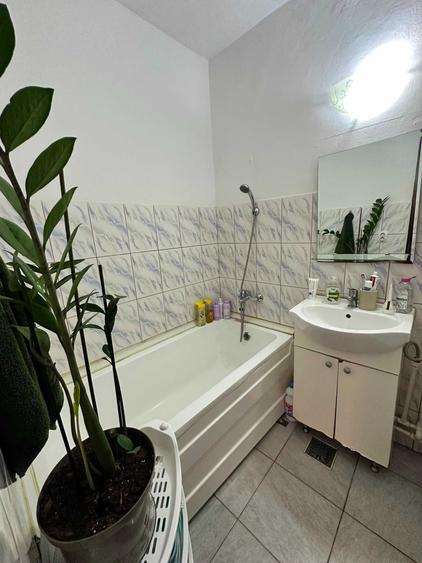 Apartament cu 2 camere decomandat în Nicolina