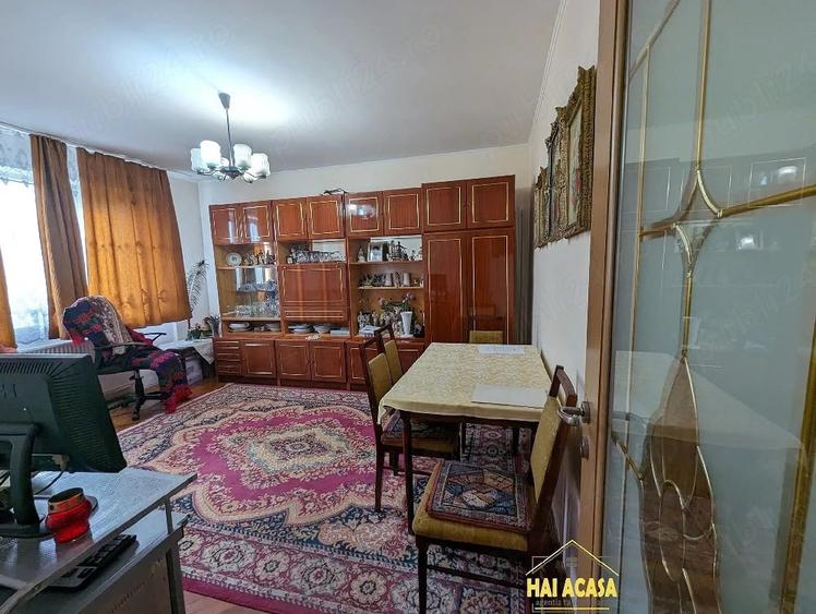 Apartament cu 3 camere decomandat în Soarelui