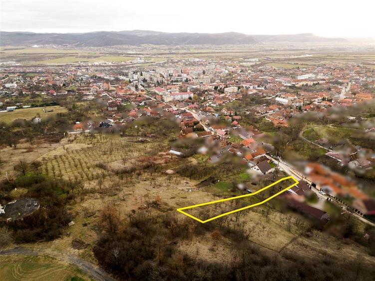 Teren intravilan de 2291 mp, în Nord-Vest