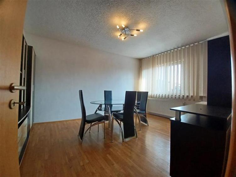 Apartament cu 3 camere decomandat, mobilat în Calea Victoriei