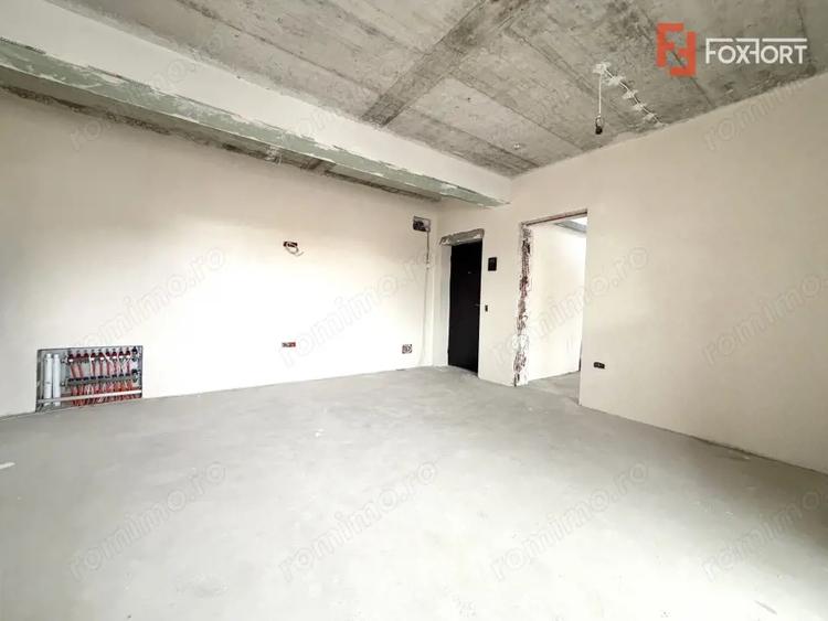 Apartament cu 4 camere decomandat în Dumbrăvița