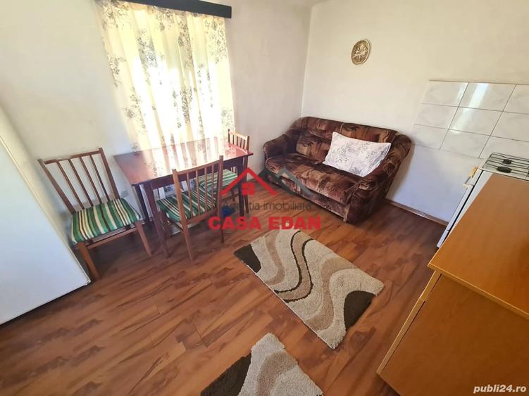 Casă cu 2 camere cu Teren 250 Mp în Poiana