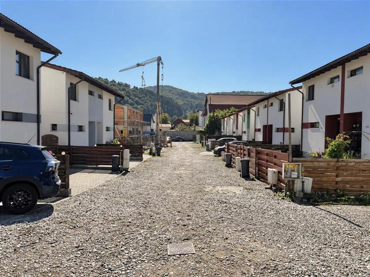 Duplex cu 3 camere cu Teren 129.94999694824 Mp în Bartolomeu