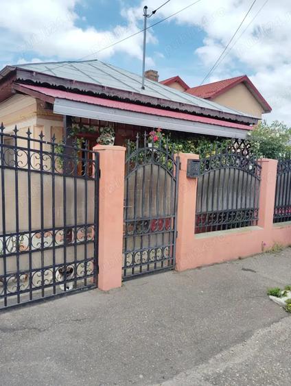 Casă cu 3 camere în Râmnicu Sărat