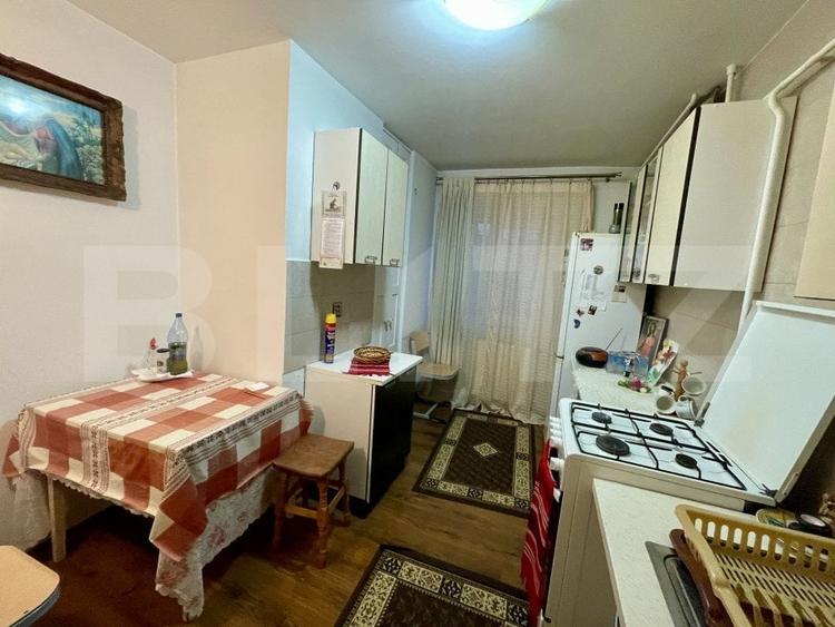 Apartament cu 3 camere decomandat, mobilat în Burdujeni