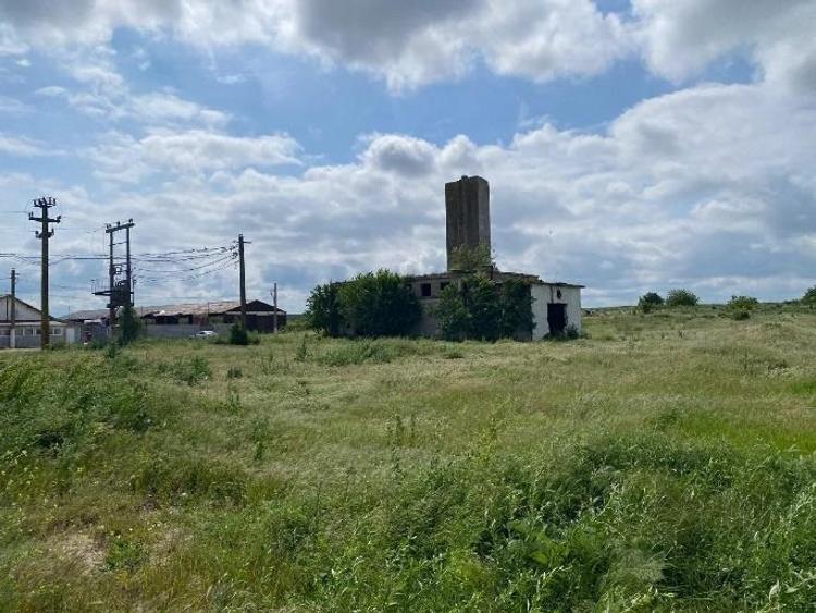 Teren agricol intravilan de 16862 mp, în Hârșova