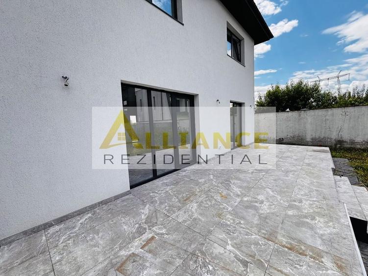 Casă individuală cu 5 camere cu Canalizare în Berceni