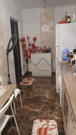 Apartament cu 2 camere semidecomandat în Filiași