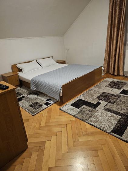 Casă individuală cu 4 camere cu Canalizare în Ghiroda
