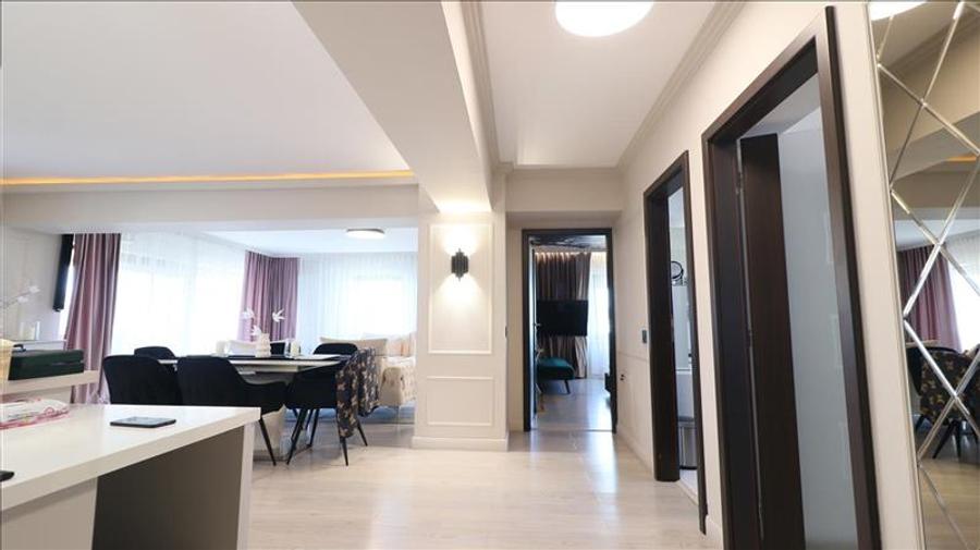Penthouse cu 3 camere decomandat, mobilat în Palat