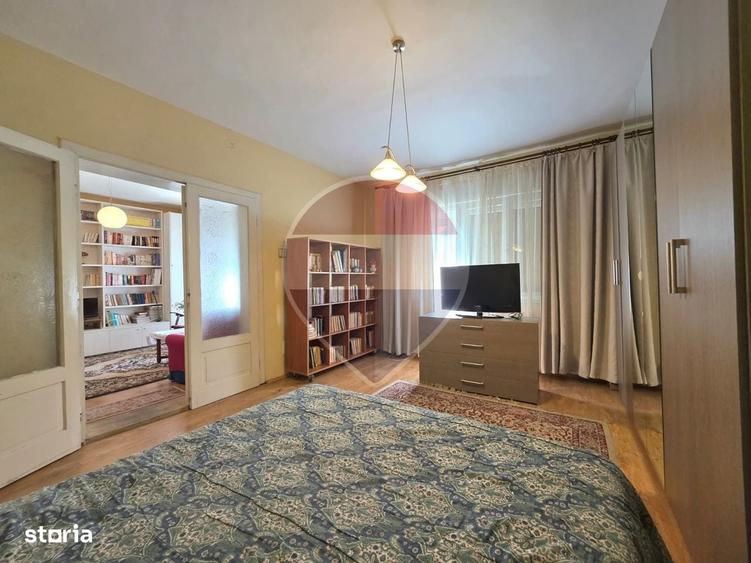 Casă cu 4 camere în Central