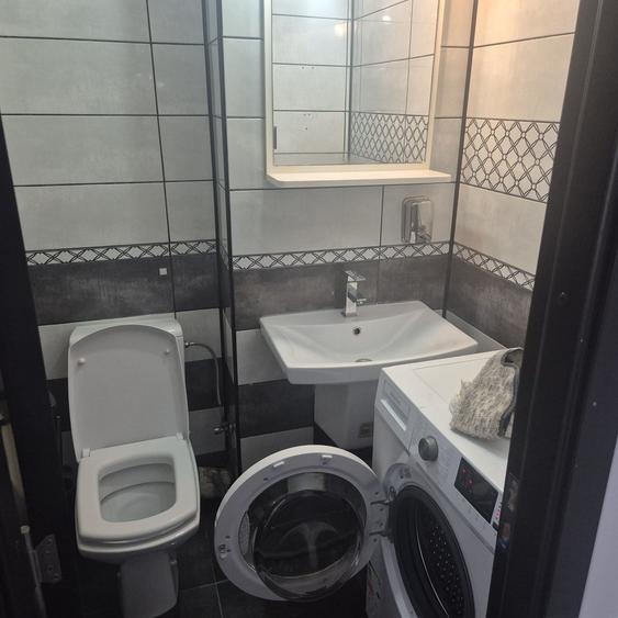 Apartament cu 3 camere decomandat în 1 Mai