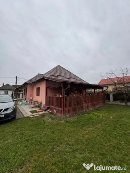 Casă cu 3 camere cu Teren 450 Mp în Lăpuș