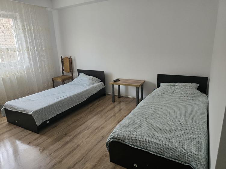 Casă individuală cu 9 camere cu Teren 200 Mp în Dorobanți