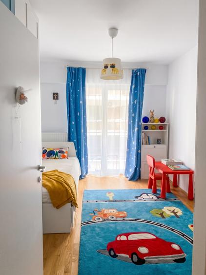 Apartament cu 3 camere în Dămăroaia