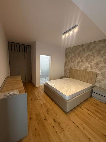 Apartament cu 3 camere semidecomandat, mobilat în Pipera