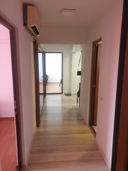 Apartament cu 3 camere nedecomandat în Central