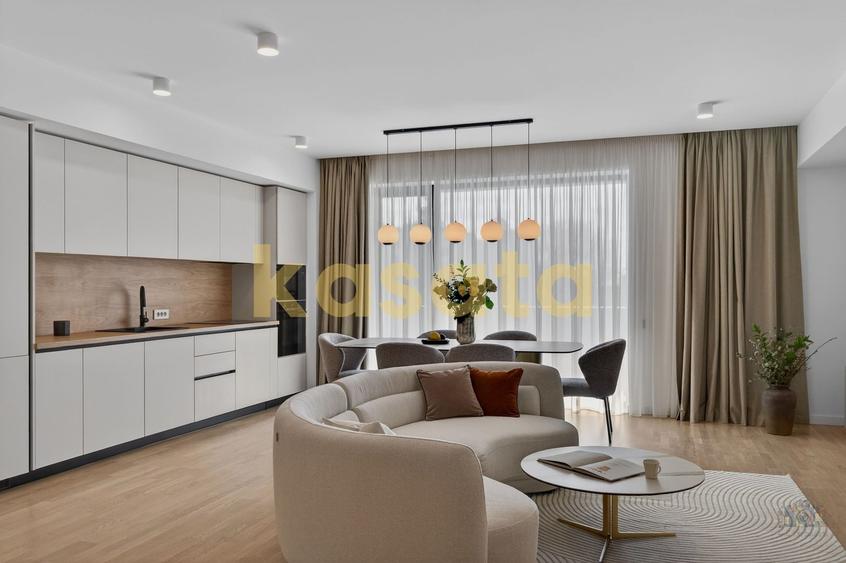 Apartament cu 4 camere semidecomandat, mobilat în Central