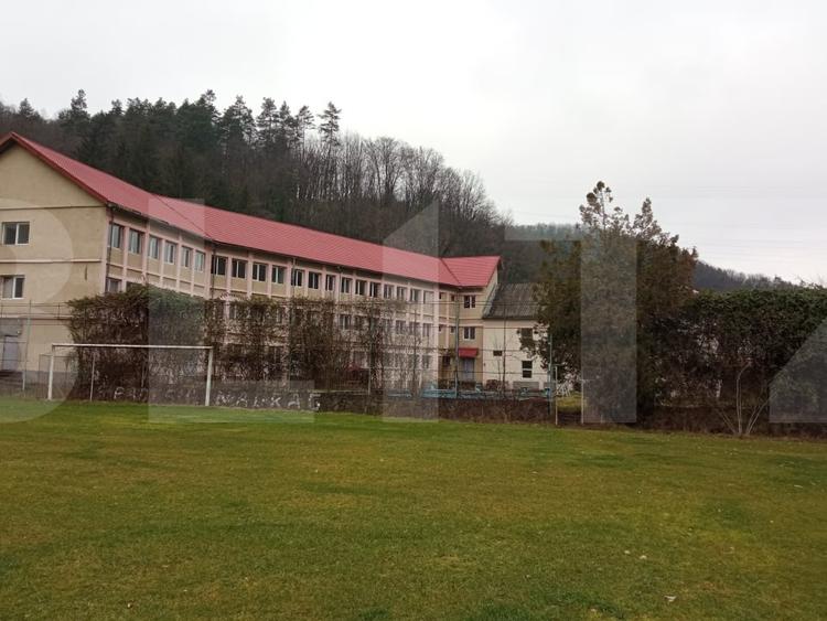 Spațiu industrial, de 3,000 mp, în Nădrag
