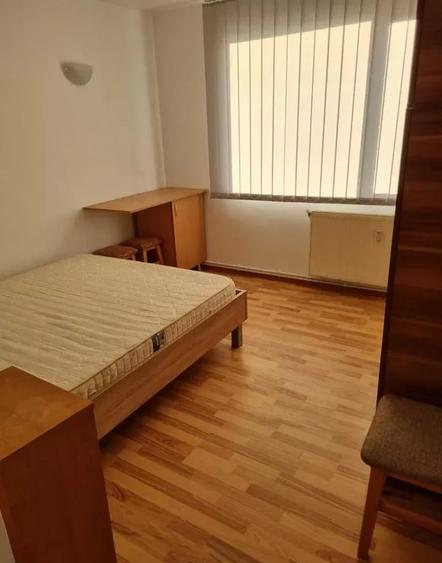 Apartament cu 2 camere decomandat, mobilat în Piața Unirii