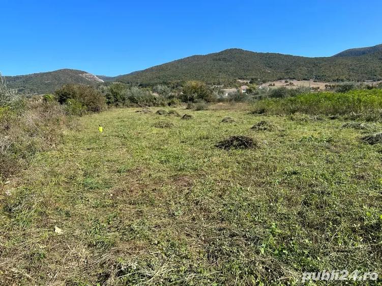 Teren de 3300 mp, în Central