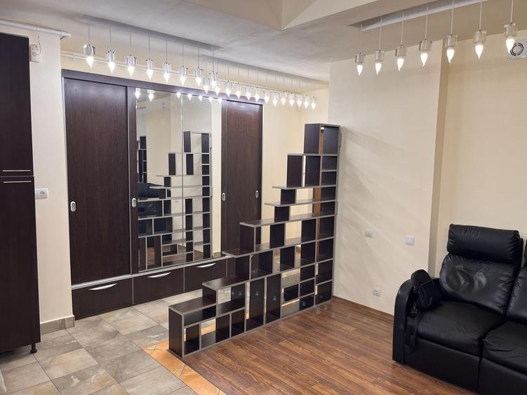 Apartament cu 2 camere semidecomandat în Calea Victoriei