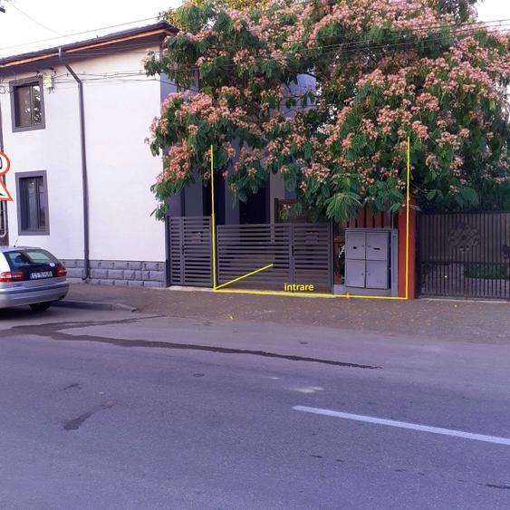 Apartament cu 3 camere decomandat în Patriei