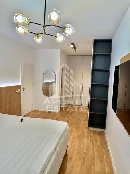 Apartament cu 4 camere semidecomandat, mobilat în Ultracentral