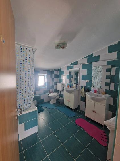 Casă cu 5 camere cu Teren 300 Mp în Exterior Vest