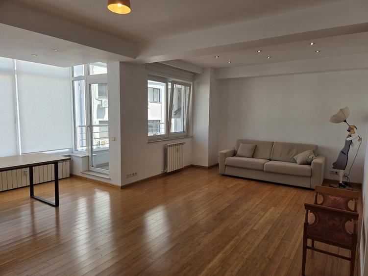 Apartament cu 3 camere decomandat, mobilat în Dorobanți