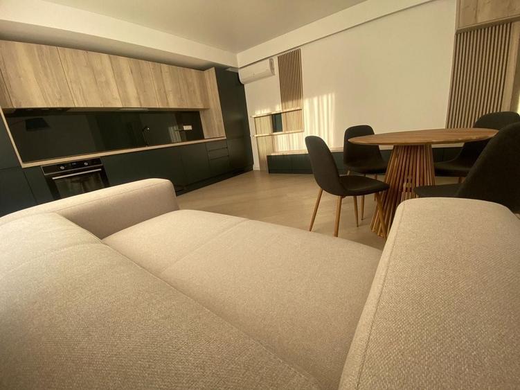 Apartament cu 3 camere decomandat, mobilat în Pipera