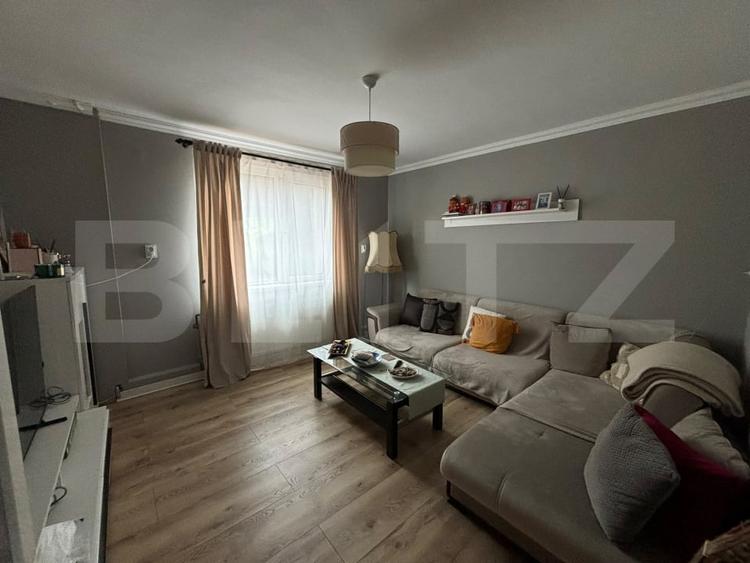 Casă individuală cu 10 camere cu Canalizare în Pucioasa