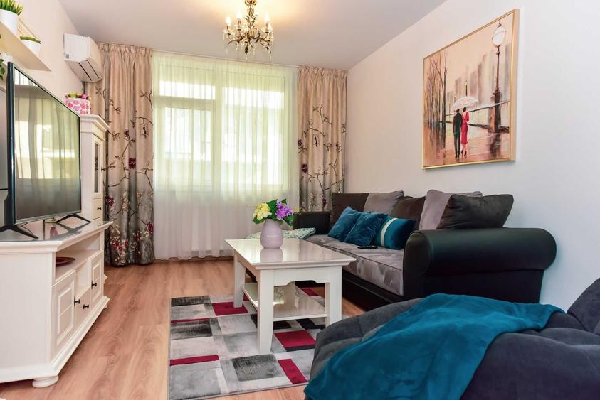 Apartament cu 2 camere decomandat în Central