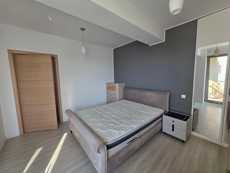 Apartament cu 3 camere decomandat, mobilat în Politehnica