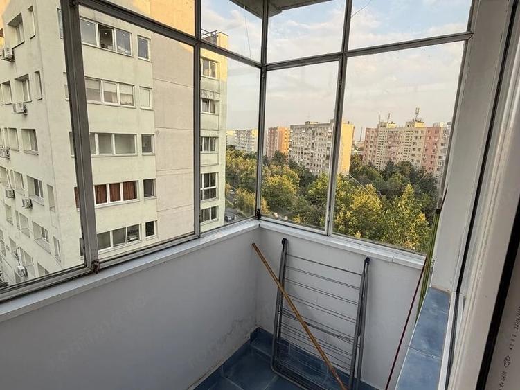 garsoniera dristor-metrou la scara blocului-modern - 2
