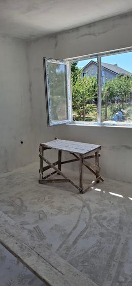 Casă individuală cu 3 camere cu Canalizare în Luminița
