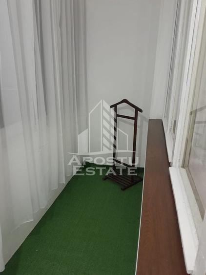 Apartament cu 3 camere semidecomandat în Circumvalațiunii