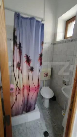 Casă cu 11 camere cu Teren 670 Mp în Clăbucet