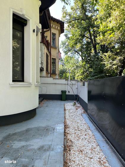 Casă cu 6 camere cu Teren 250 Mp în Nord