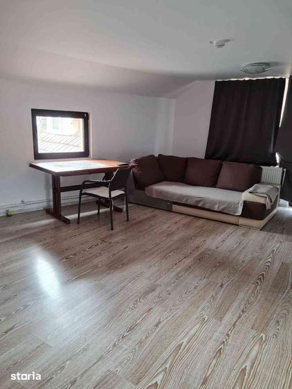 Spațiu comercial, de 794 mp, în Batiz