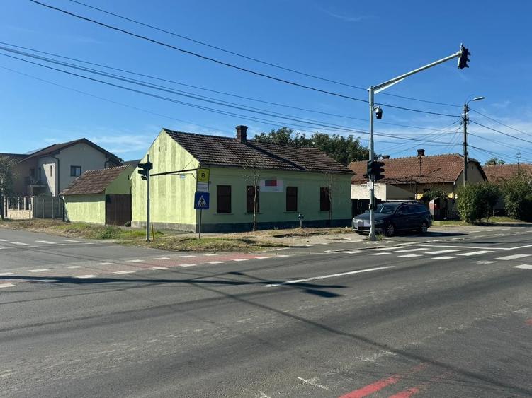 Casă individuală cu 3 camere cu Canalizare în Aradul Nou