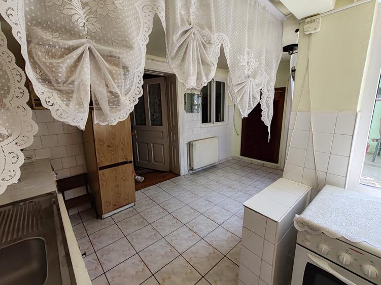 Casă cu 4 camere cu Canalizare în Tărlungeni