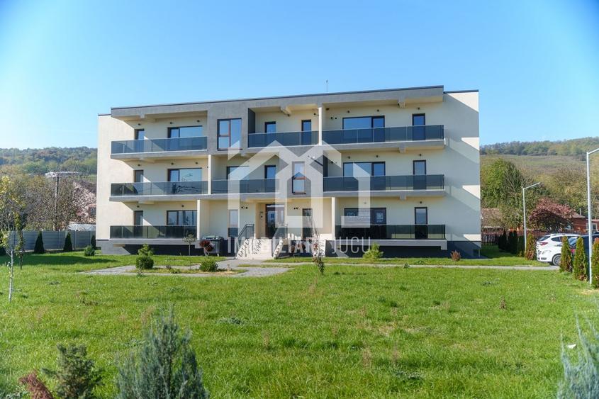 Apartament cu 3 camere semidecomandat în Jucu de Mijloc