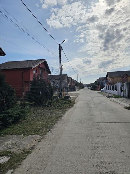 Casă individuală cu 5 camere cu Canalizare în Paleu